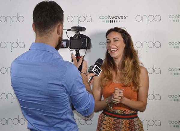 Melita Toniolo intervistata all'evento Onda Coolwaves di Deka